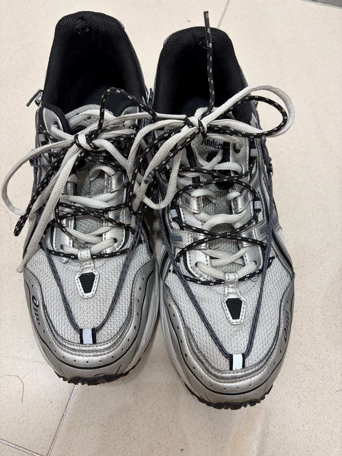 아식스 x 앤더슨벨 젤 1090 글레이셔 그레이 실버 상품이미지1