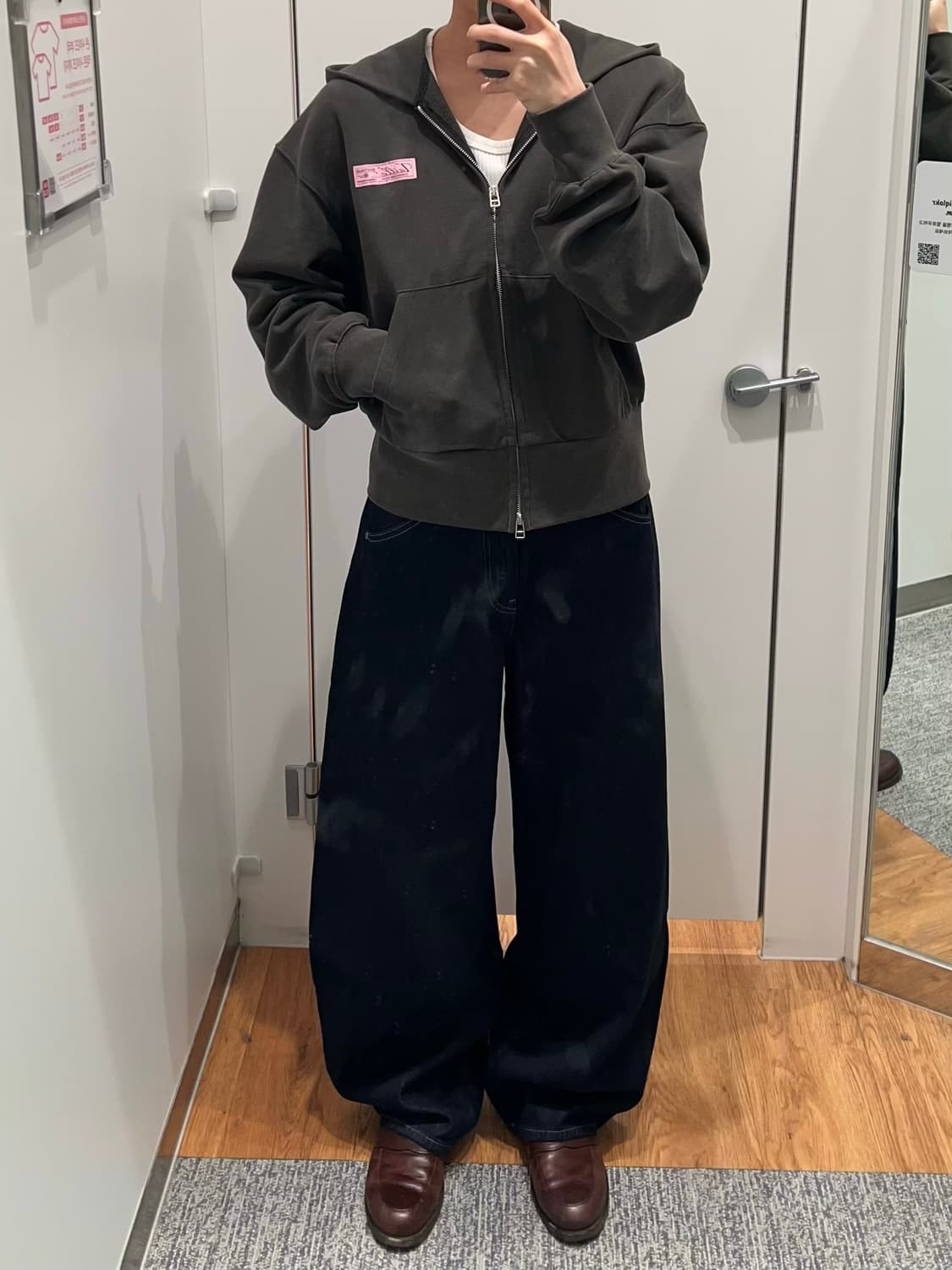 유니클로 배기커브진 네이비 상품이미지1