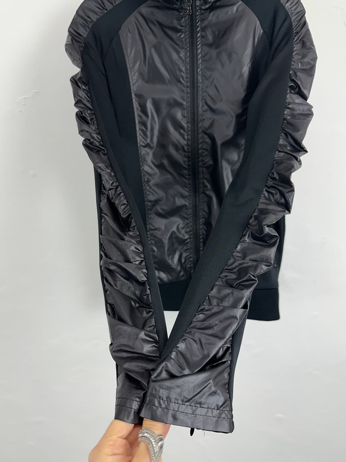 Rip Van Winkle Shirring Sleeve Blouson 상품이미지2