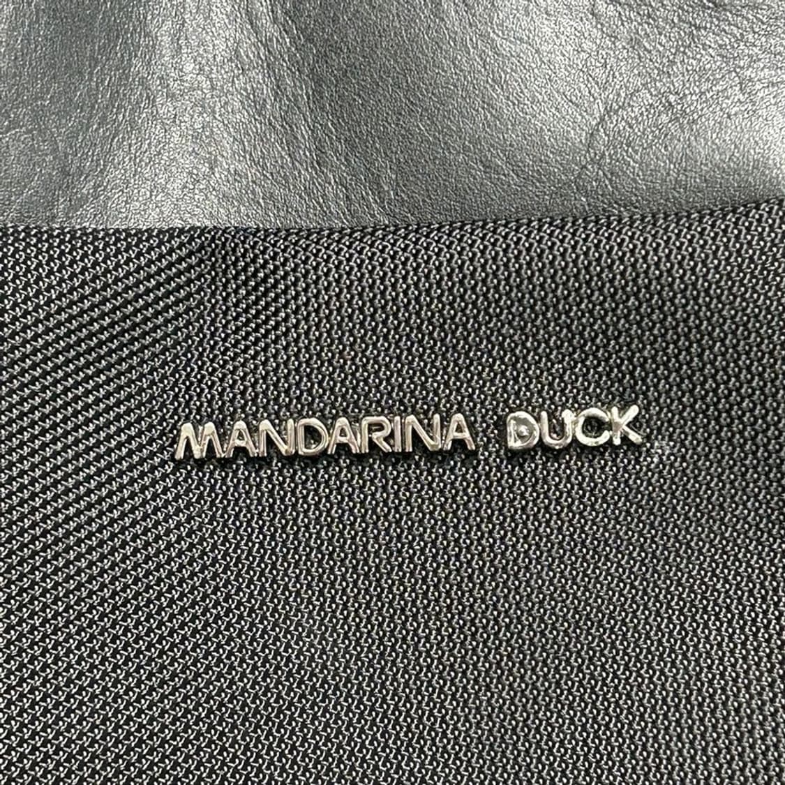 만다리나덕 크로스백 블랙 상품이미지5