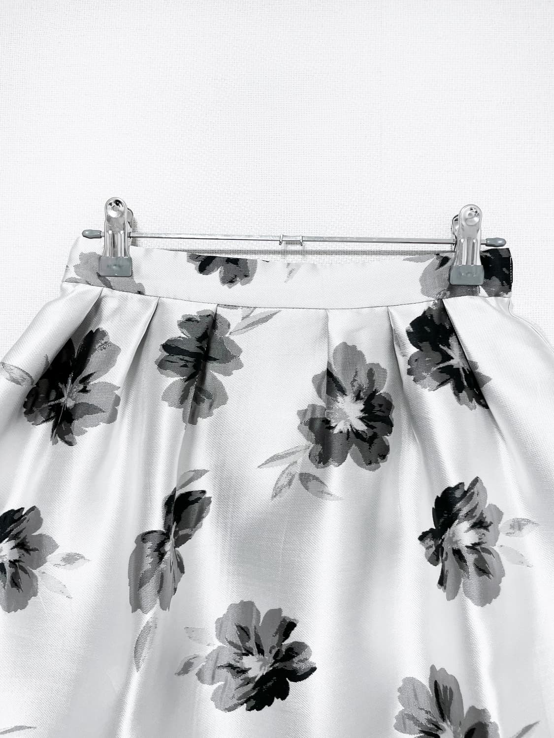 Reversible Satin Flower Skirt 상품이미지6