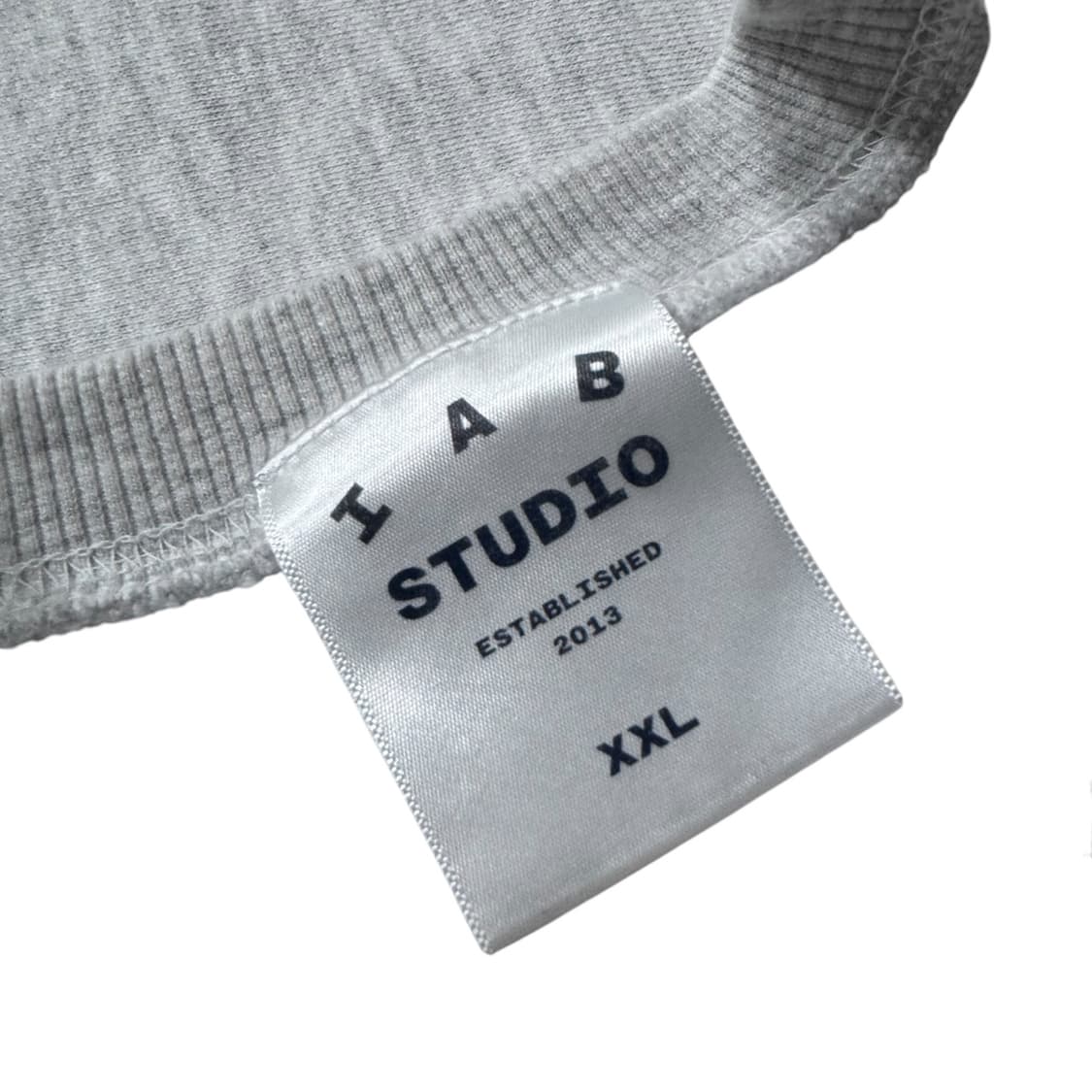 아이앱 스튜디오 라이트그레이 맨투맨 상품이미지5