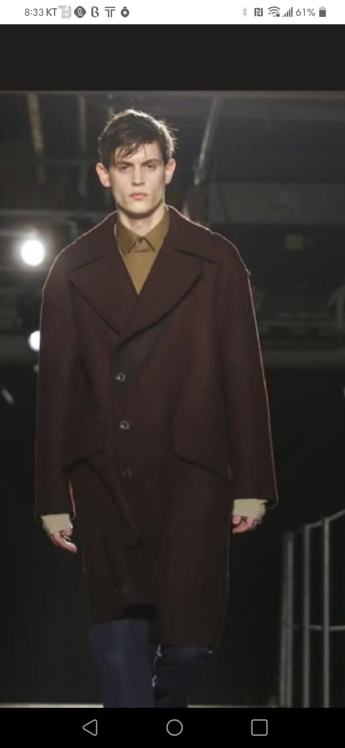 우영미 컬렉션 런웨이 이중 펠트울 코트 팝니다 상품이미지1