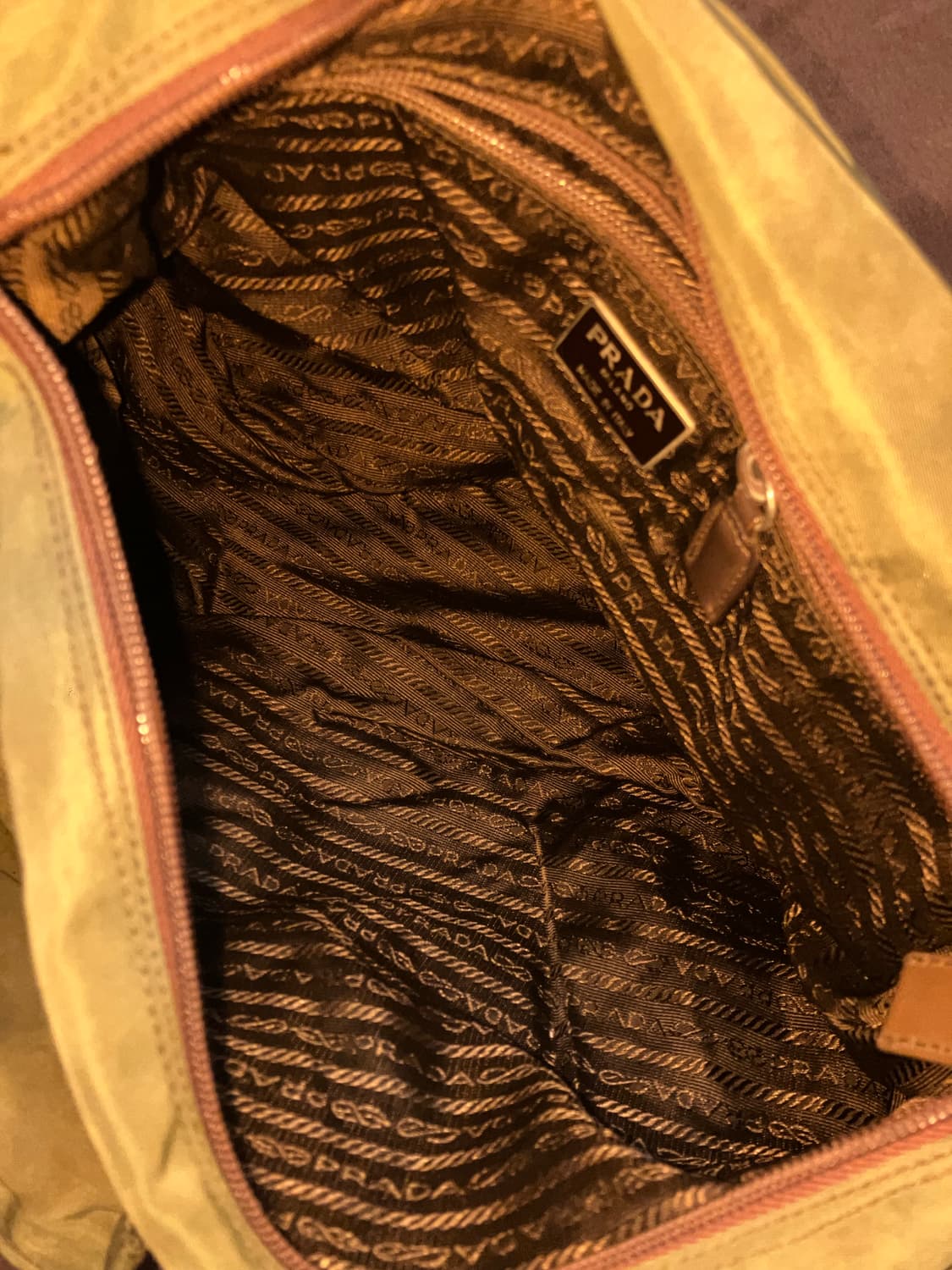 프라다 포코노 크로스백 판매합니다 상품이미지6