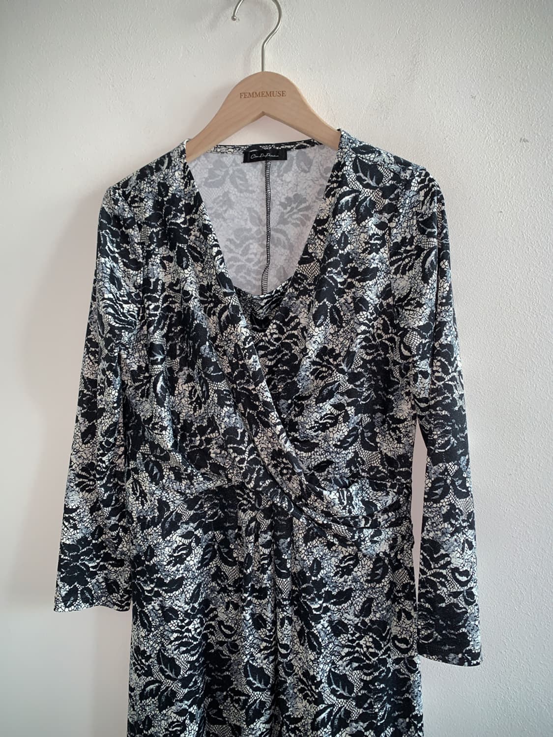 Black rose v neck wrap dress 상품이미지2
