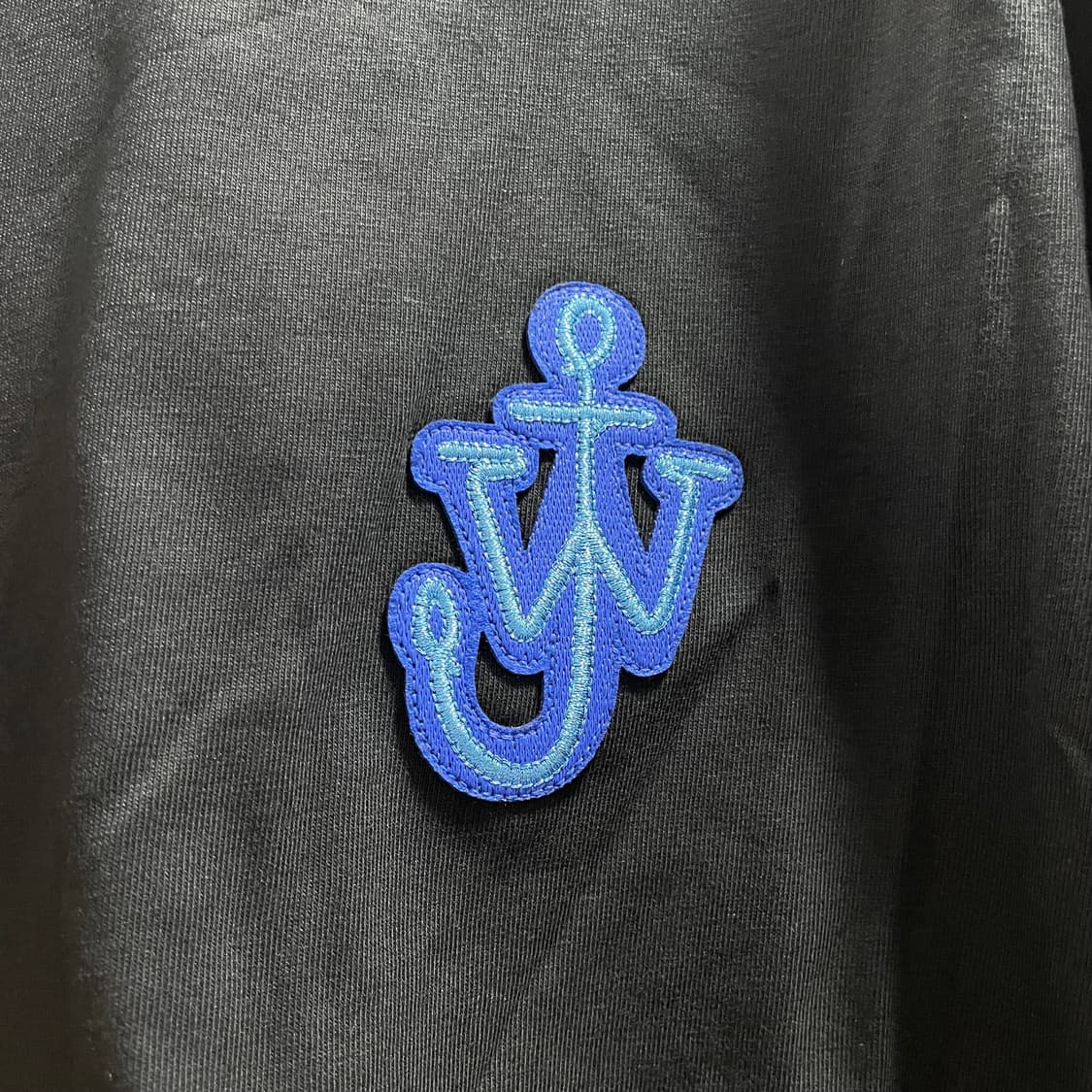 JW앤더슨/ 앵커 로고 패치 반팔티 블랙/ L  JW앤더슨 시그니처 앵커 상품이미지4