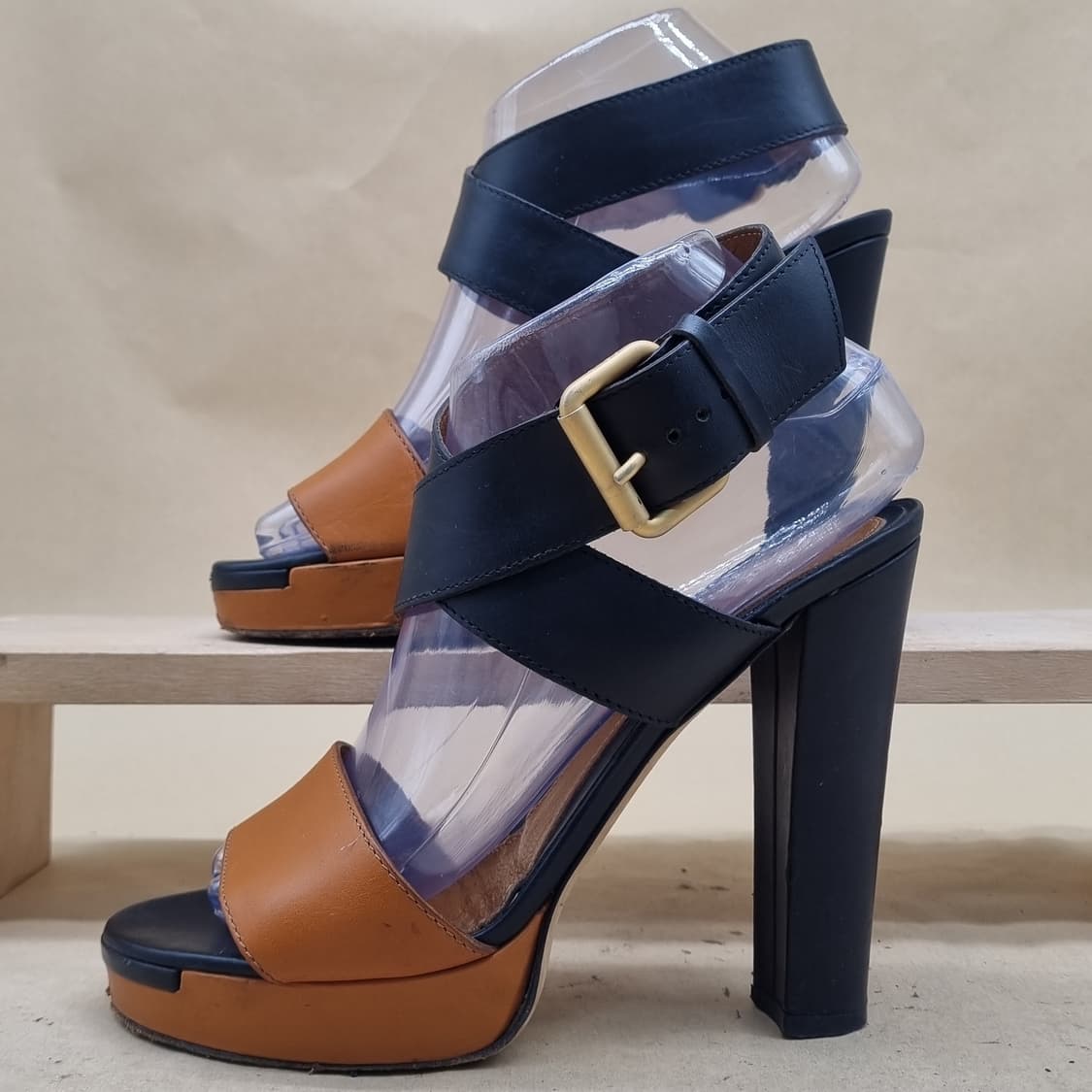 팬디 여성 힐샌들37.5 245 굽13 상품이미지1