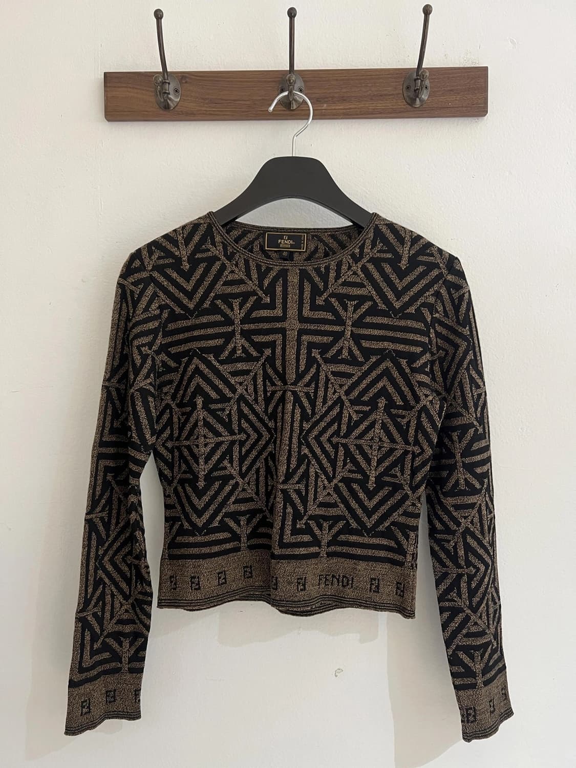 펜디니트 상품이미지1