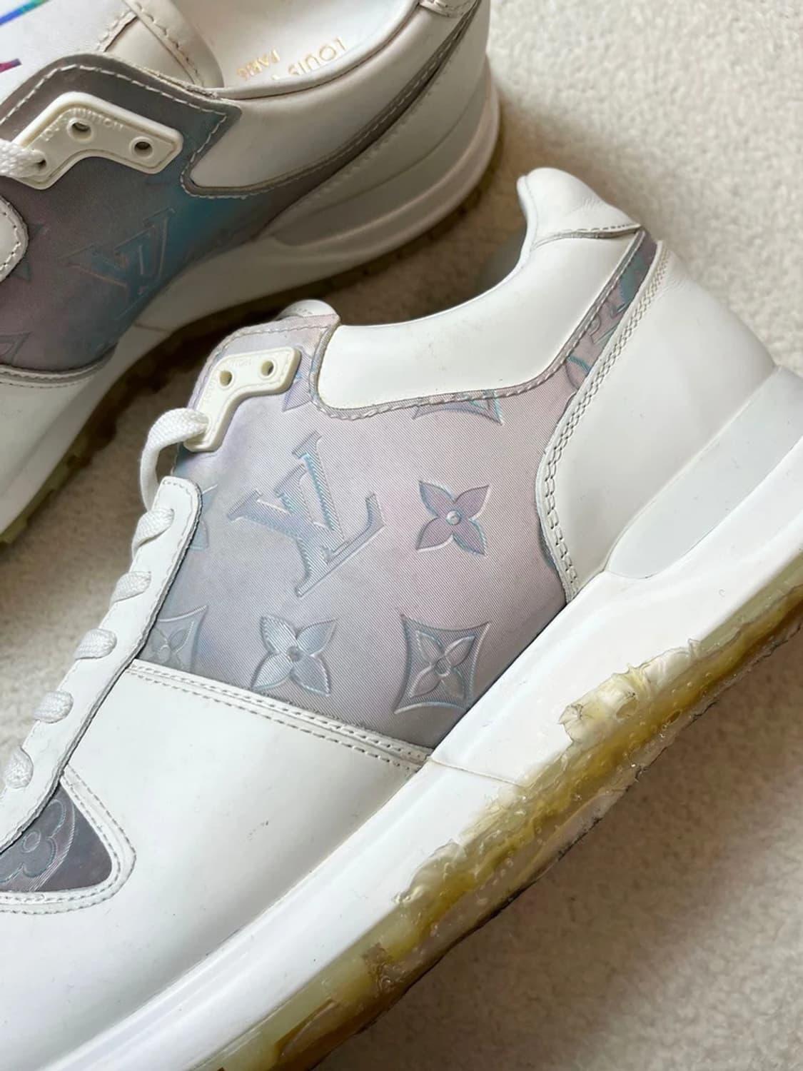 루이비통 런 어웨이 이리디센트 스니커즈 A1785 상품이미지6