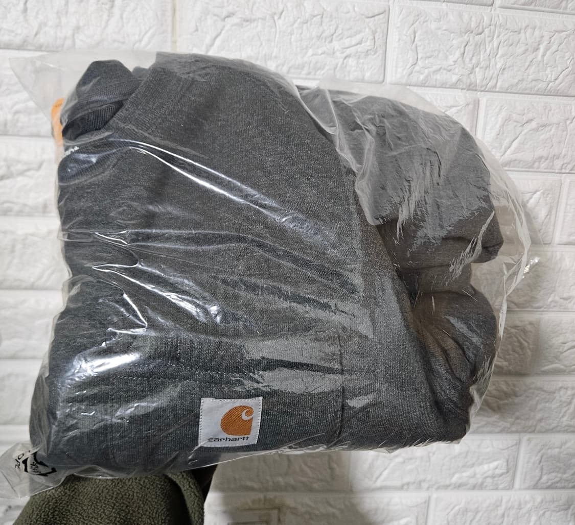 [L]칼하트 기모 포켓맨투맨 차콜 상품이미지2