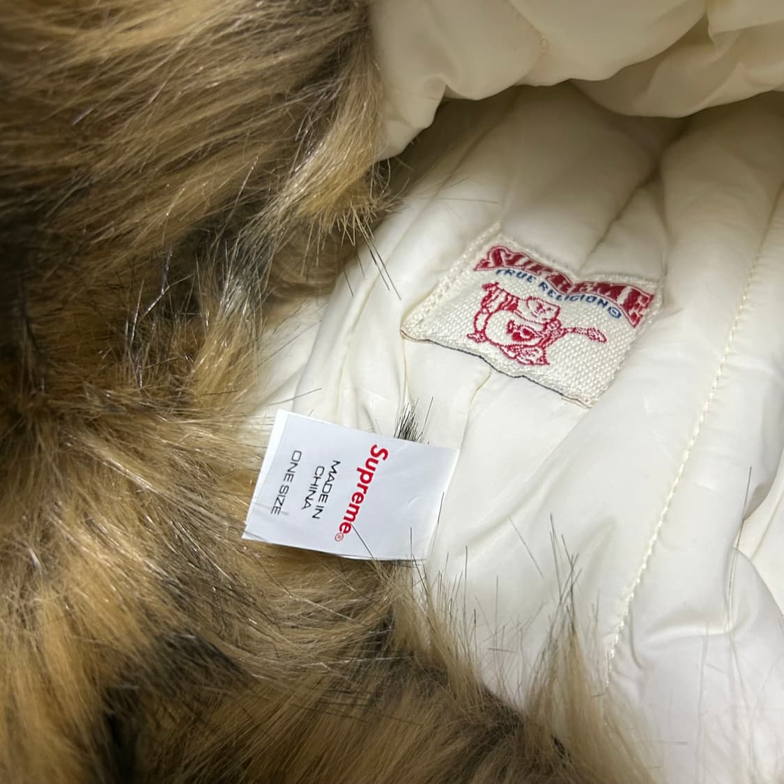 슈프림 x 트루 릴리전 고어텍스 트루퍼 내츄럴 22FW 상품이미지4