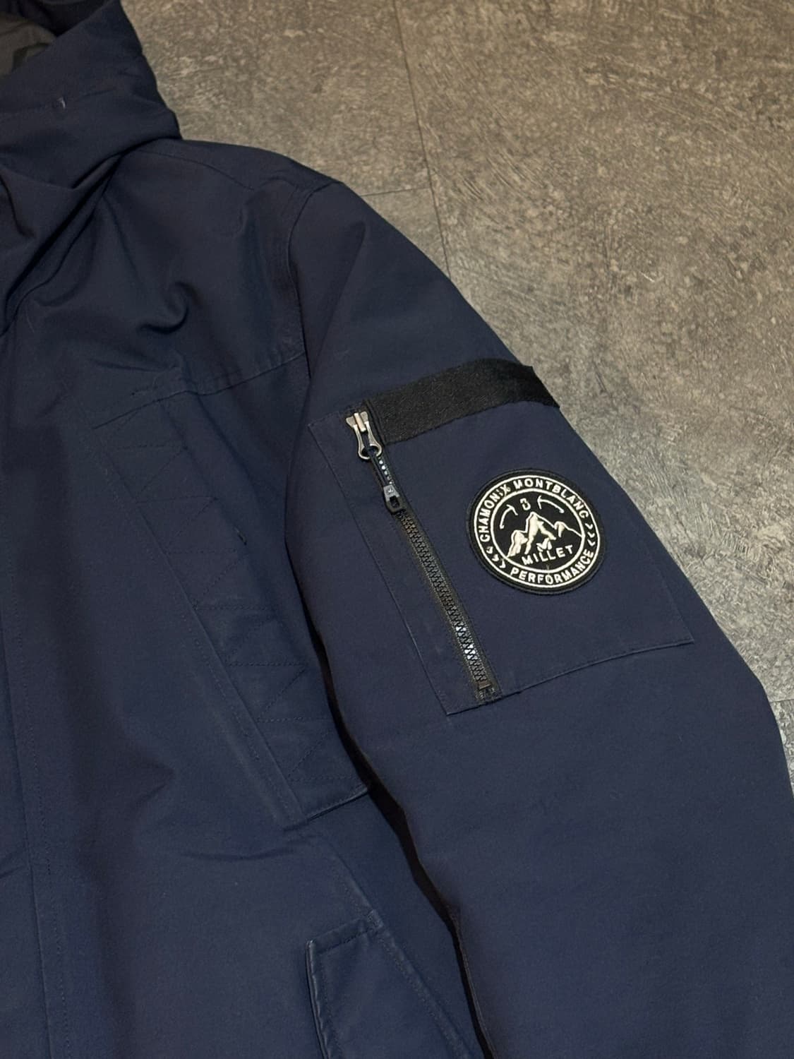 밀레 구스다운 패딩 100사이즈 상품이미지4