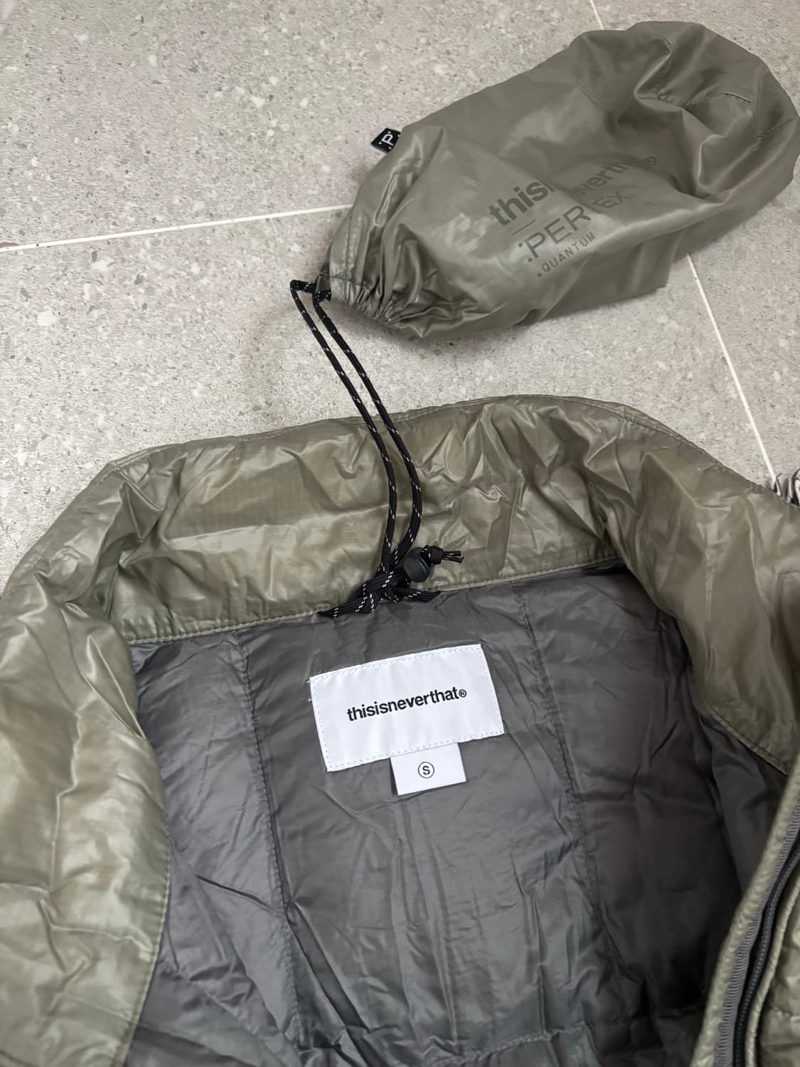 디스이즈네버댓 25fw 라이트다운 경량패딩 S 상품이미지4