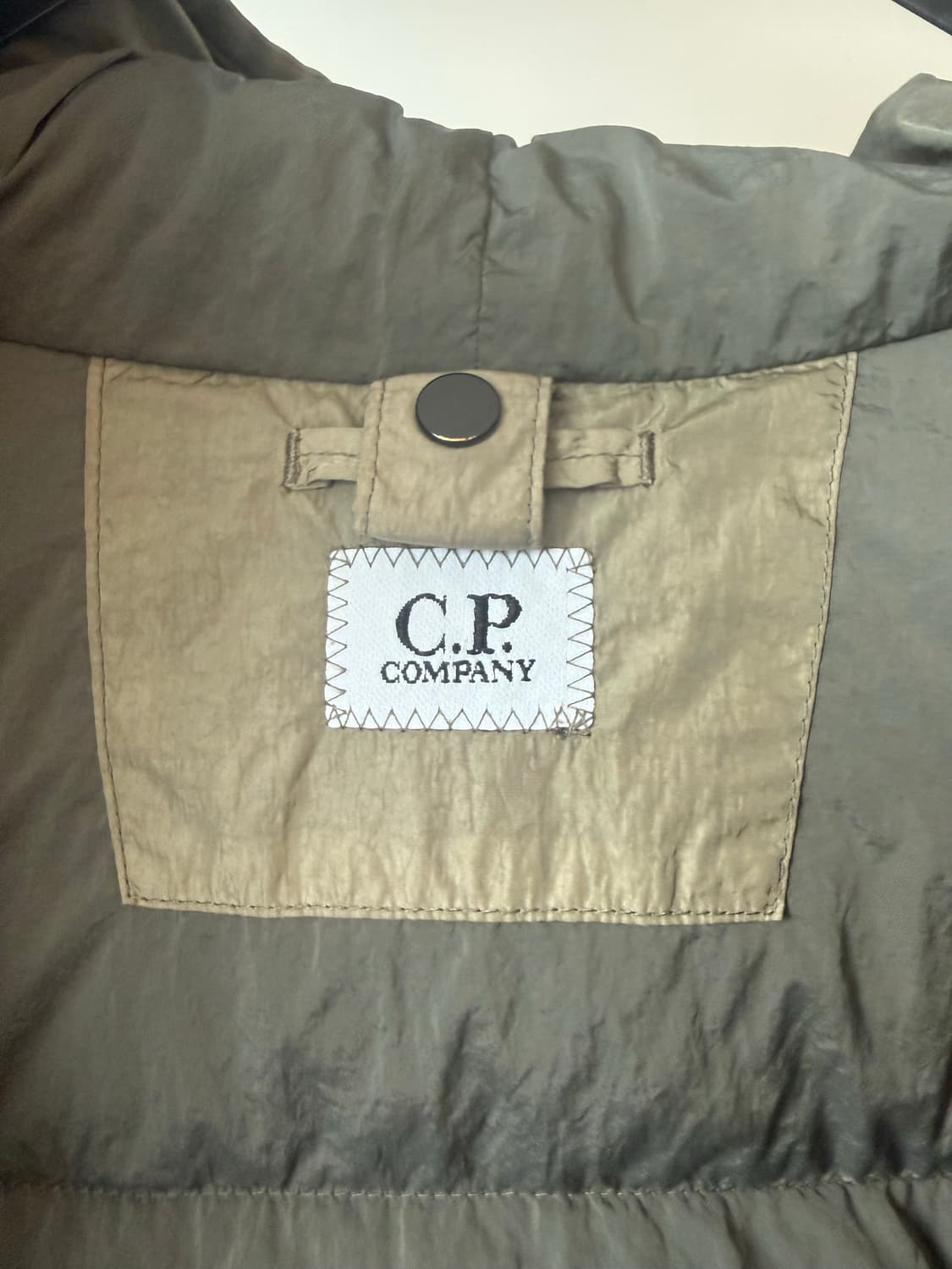 CP컴퍼니 크롬R 후드 렌즈 패딩 상품이미지6