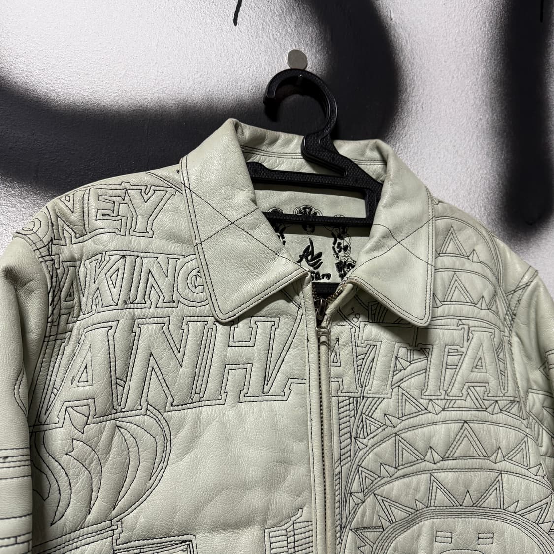 Al Wissam 100% 양가죽 시티 자수 디테일 퀼팅 바시티 자켓 상품이미지3