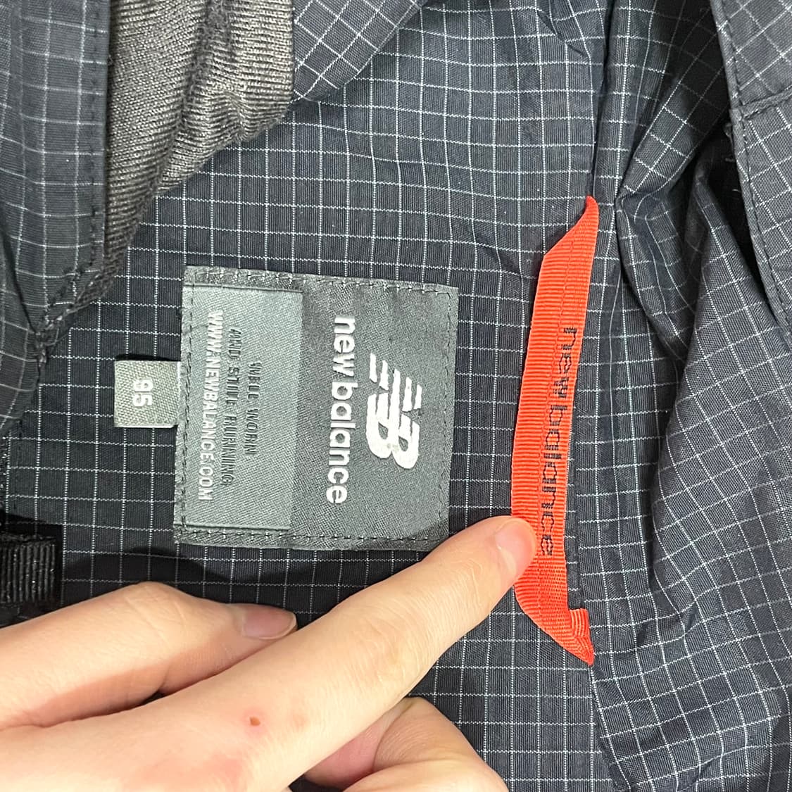 뉴발란스 블랙 체크 바람막이 점퍼 자켓 남성95 상품이미지4