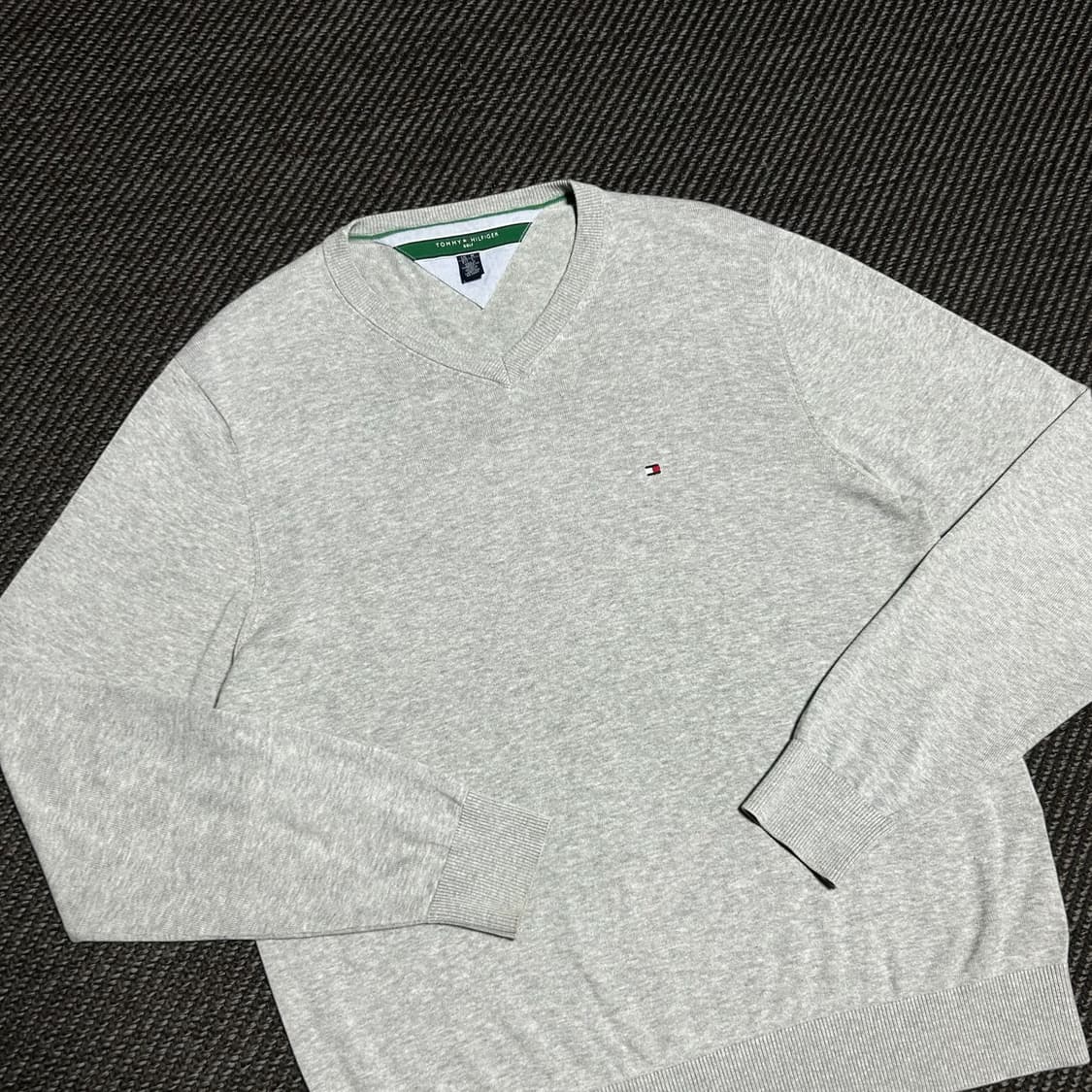 [M] Tommy 타미힐피거 그레이 코튼 브이넥 니트 상품이미지2