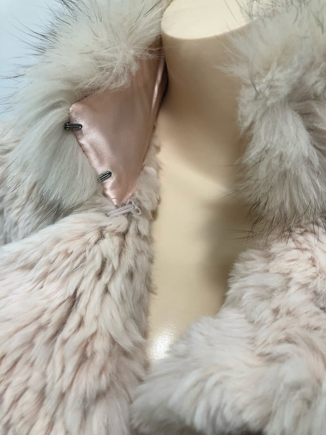 soft pink rabbit fur jacket with trim 상품이미지5