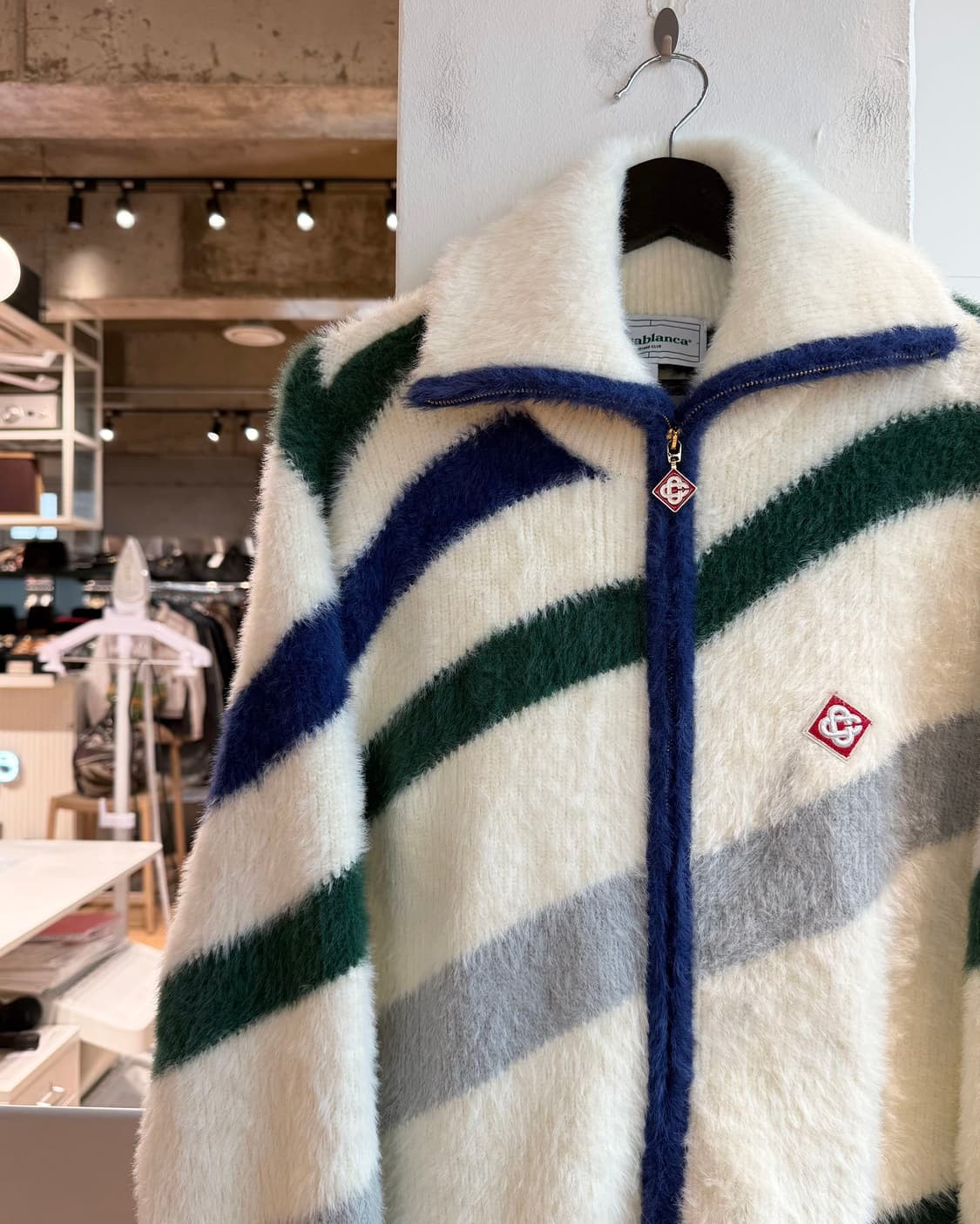 카사블랑카 오프 화이트 퍼리 스트라이프 집업 자켓 상품이미지4