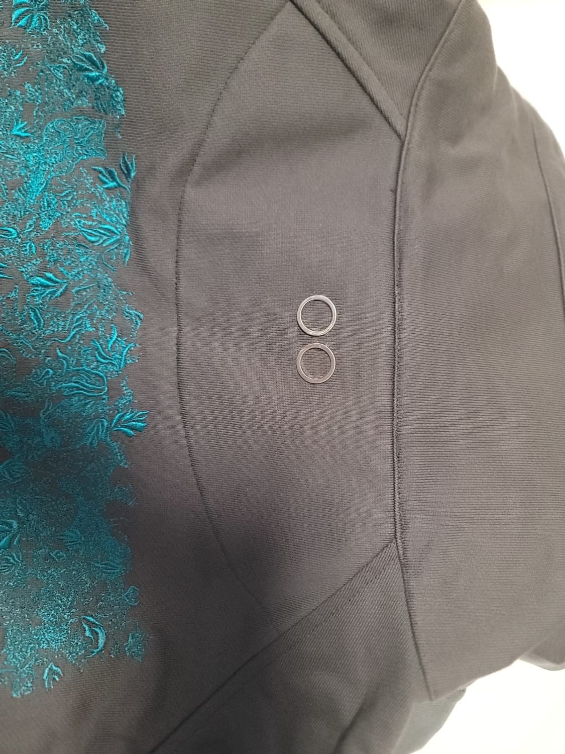 송지오 옴므 자수 하이넥 48사이즈  상품이미지4