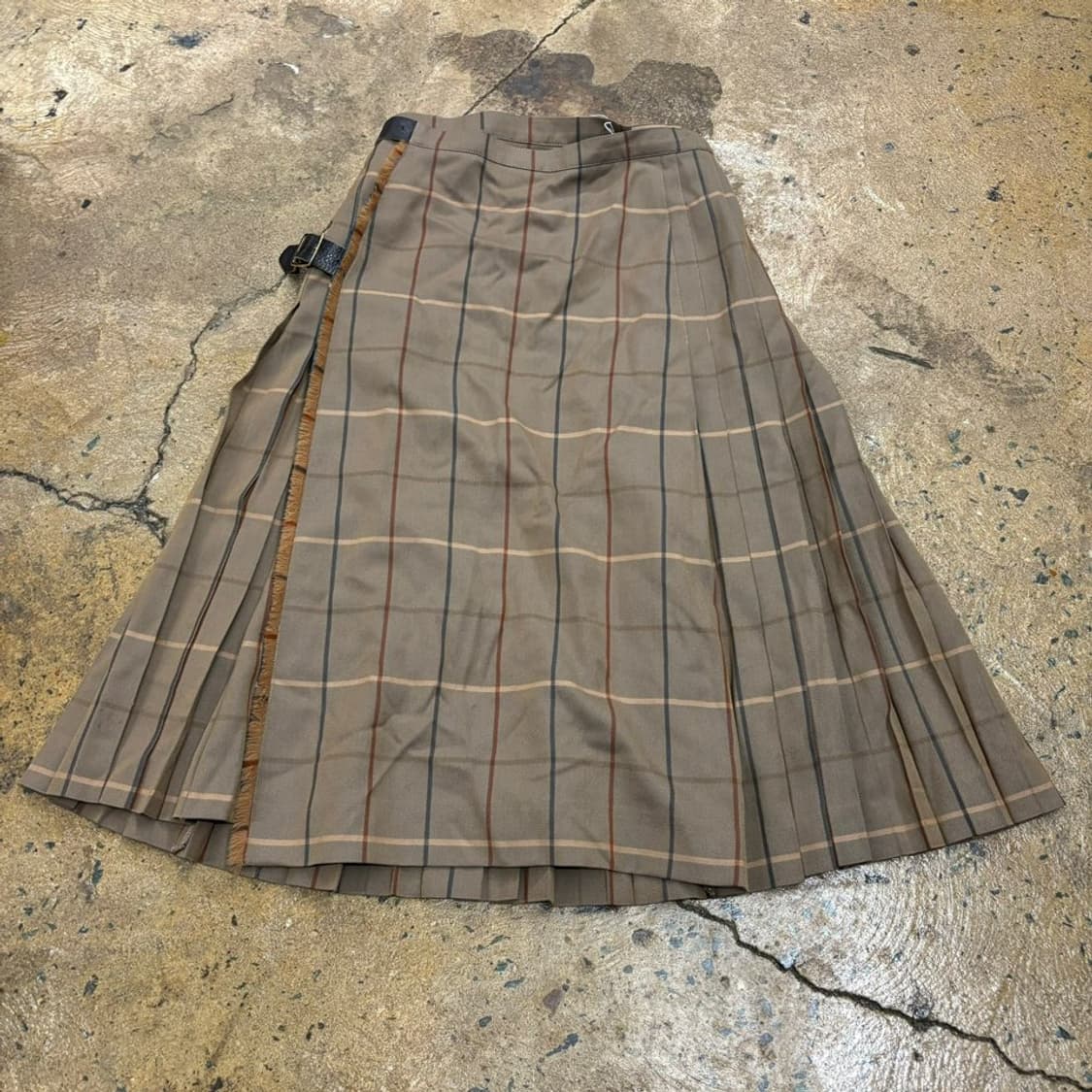 [정품] 버버리 브라운 체크 긱시크 랩 플리츠 미디 스커트  상품이미지2