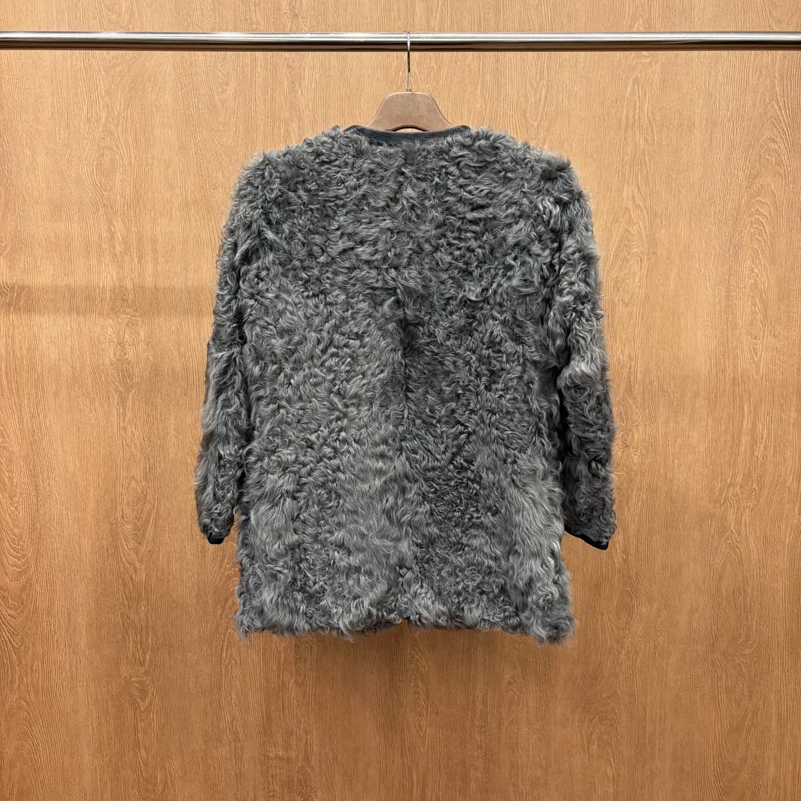 빈티지 라운드넥 퍼 집업 자켓 블랙 레더 트리밍 안감 퀄팅 디테일 그레이 상품이미지3