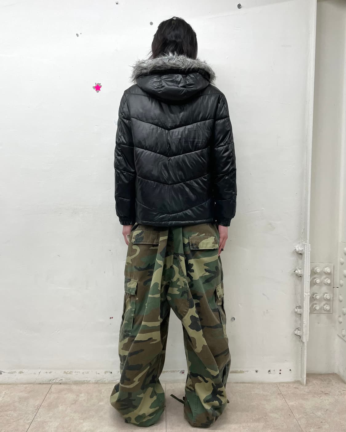 Glossy Retro Black Padded  상품이미지4