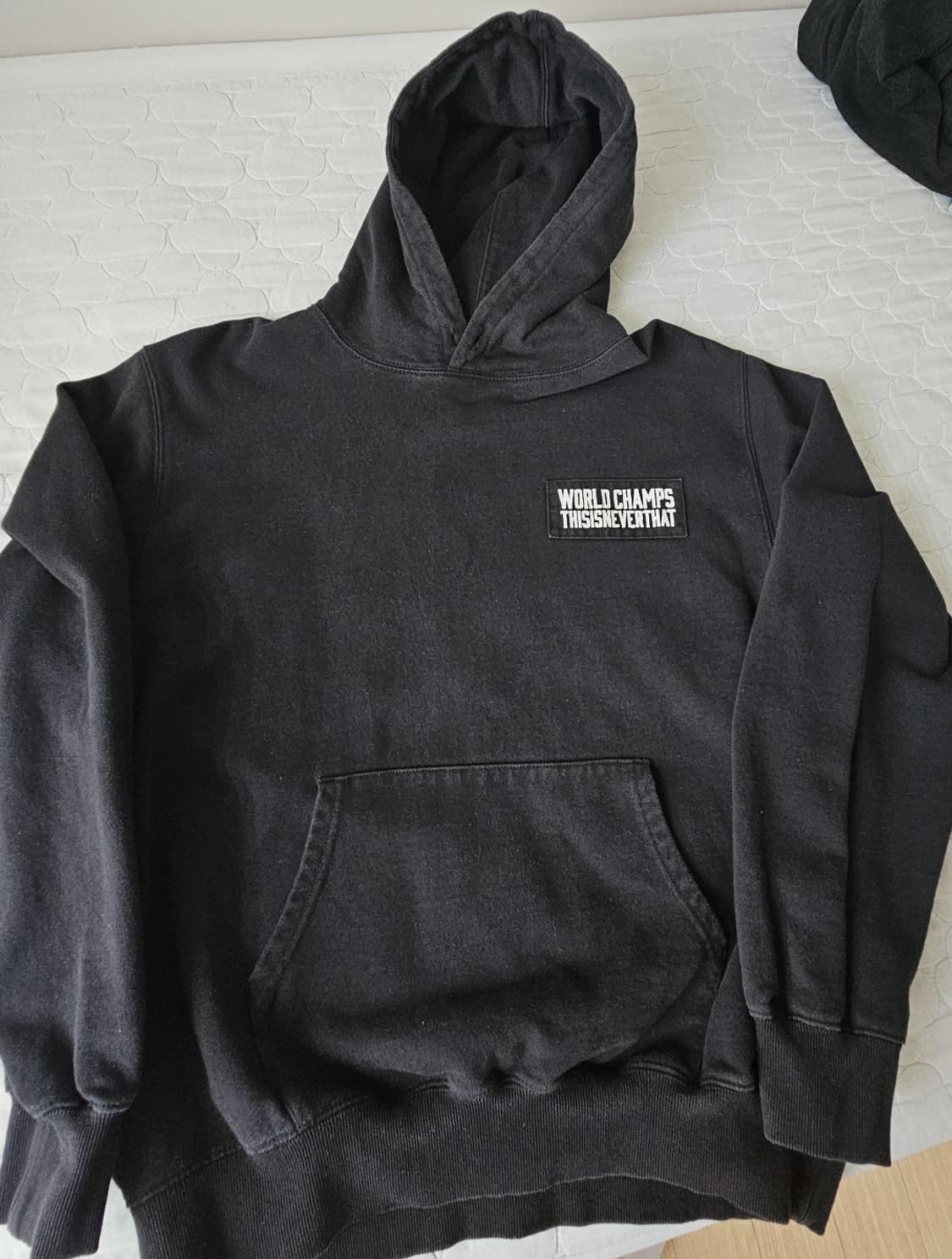 디네댓 월드 챔스 후드티 상품이미지1