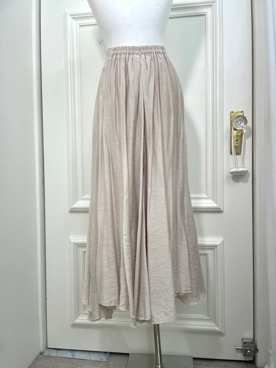 gray beige back banding unbalance long s 상품이미지4