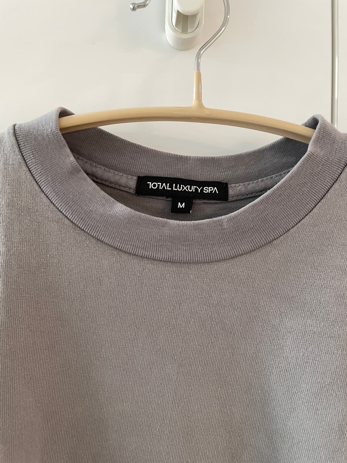 Total Luxury Spa /Gray Monogram T-Shirt 상품이미지4