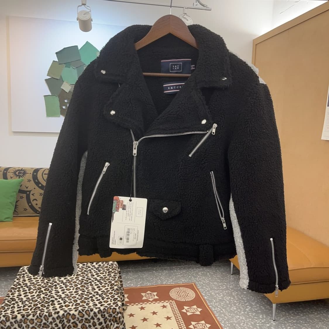 로맨틱크라운 유니크 언발 러블리힙 크롭 양털 무스탕 S C09059 상품이미지3