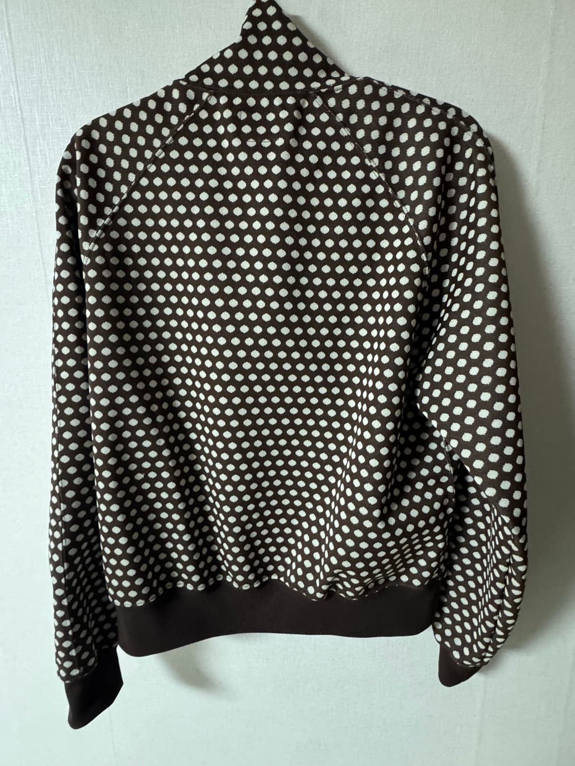 니들스 브라운 도트 트랙탑 상품이미지3