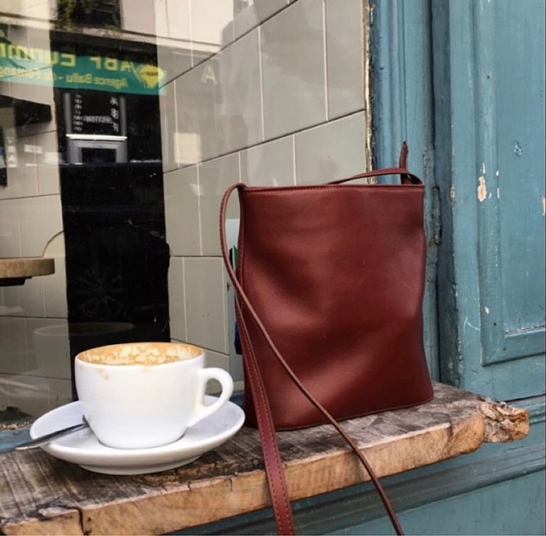 스키니피그 콤팩트백 브라운 소가죽 리얼레더 크로스백 상품이미지1