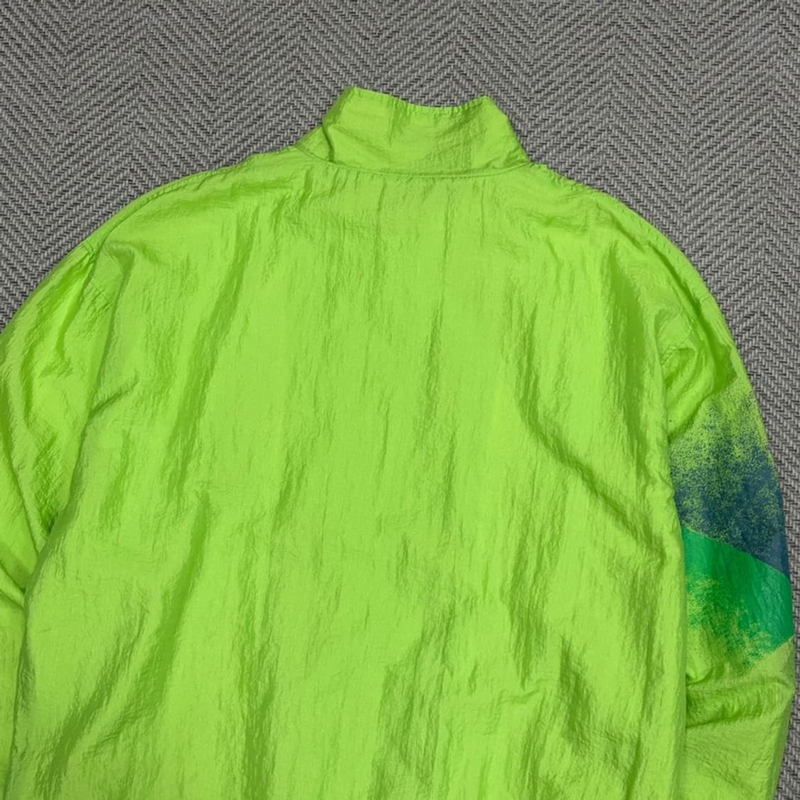 휠라 올드스쿨 페인팅 바람막이 v1287 상품이미지4