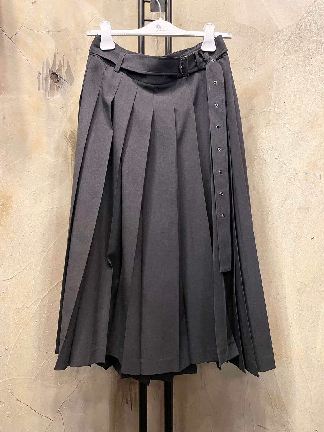 럭키슈에뜨 벨티드 플리츠 롱스커트 55~66 상품이미지1