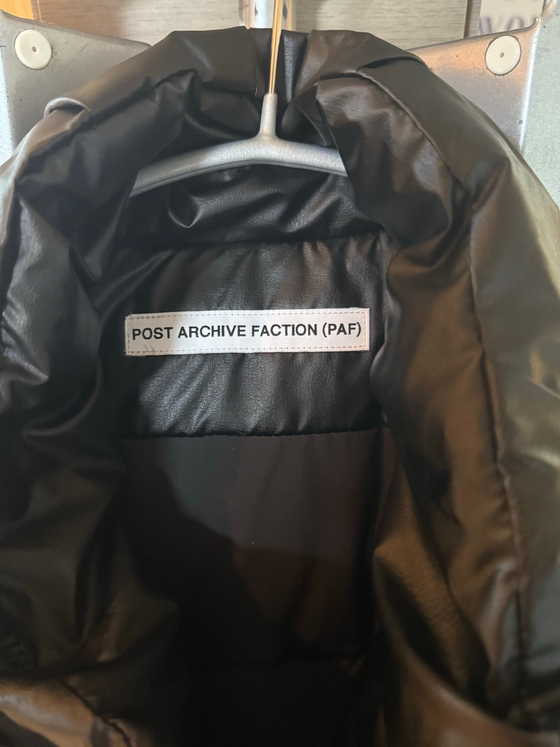 포스트 아카이브 팩션(파프) 코쿤 패딩 메탈릭블랙 상품이미지2