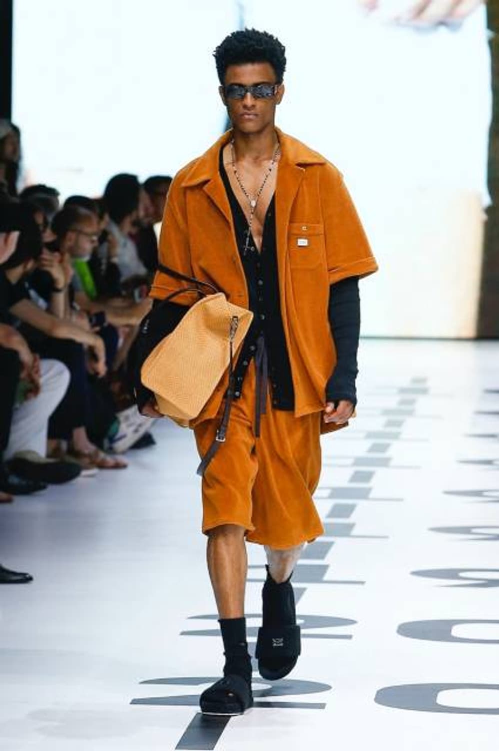 돌체앤가바나 런웨이 메인 로고 셔츠 상품이미지1