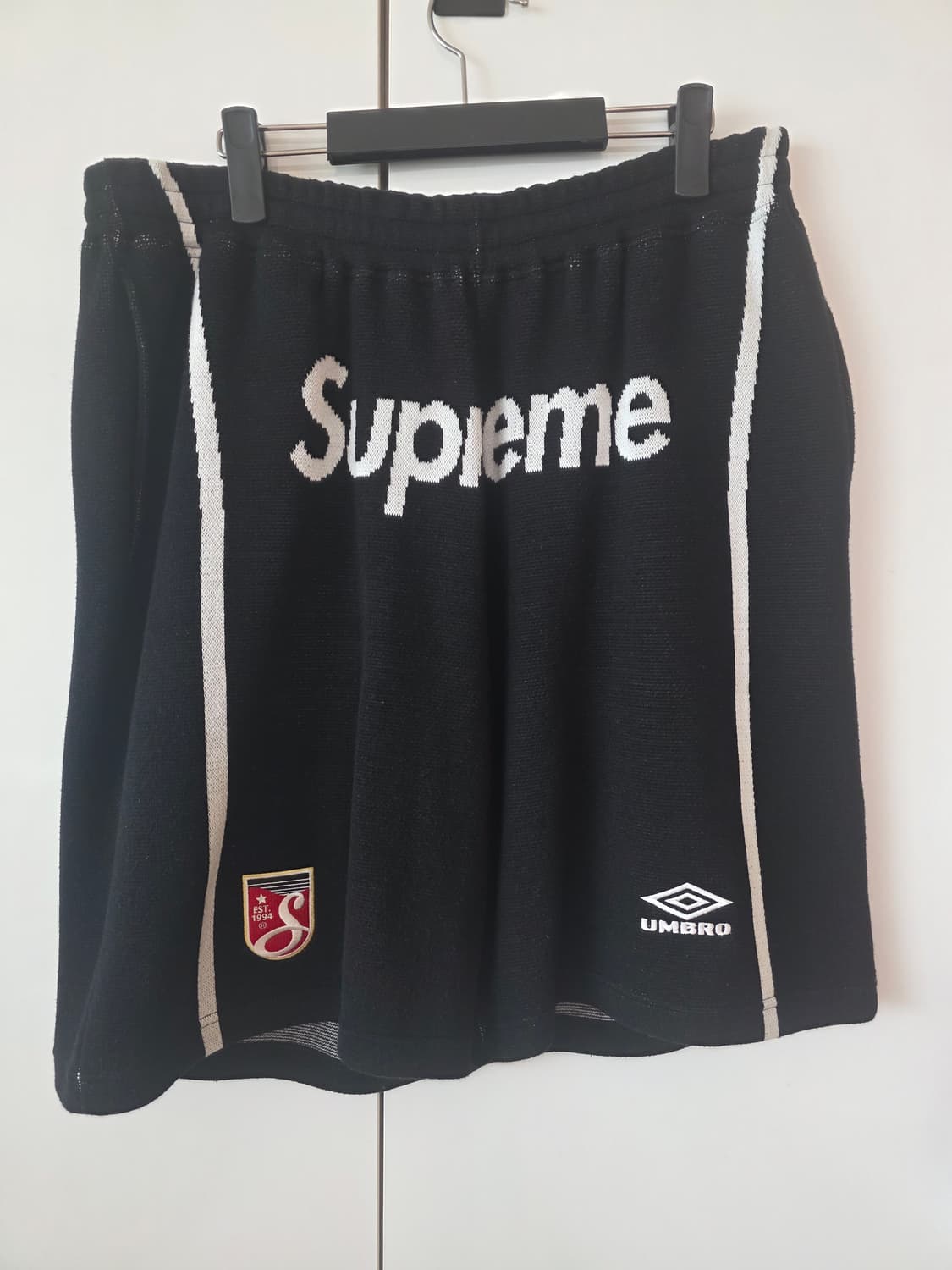 슈프림 x 엄브로 니트 사커 쇼츠 블랙 상품이미지1