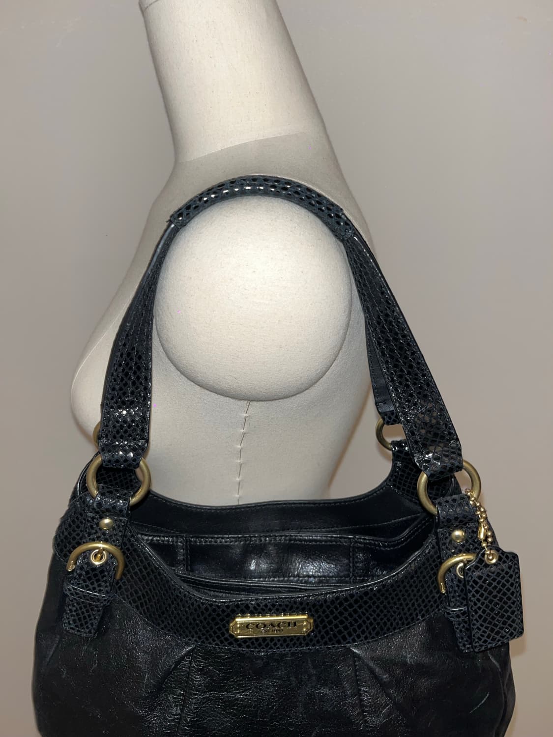 Coach allblack spangle shoulder bag 상품이미지6