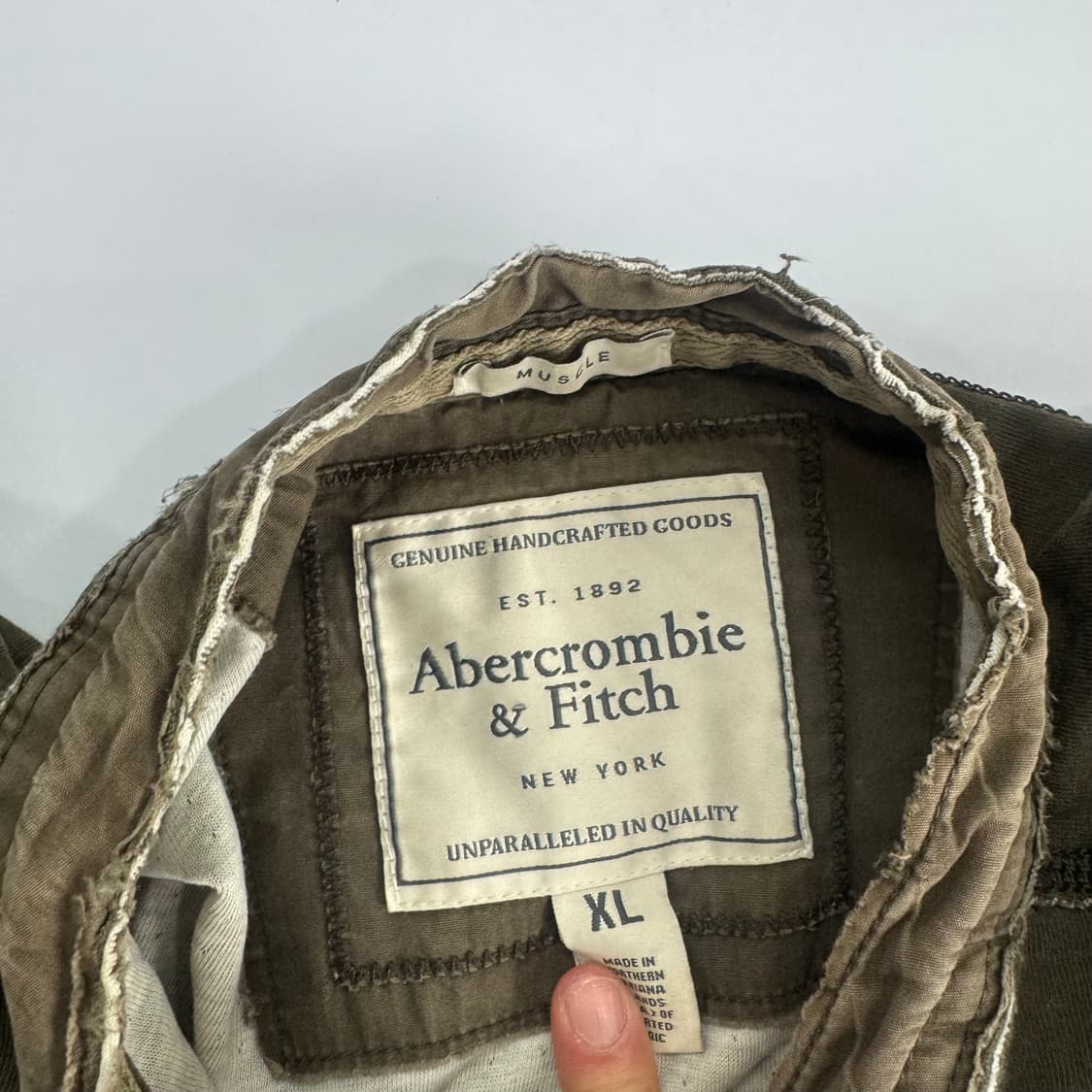 Abercrombie 아베크롬비 헨리넥 카키 롱슬리브  상품이미지5