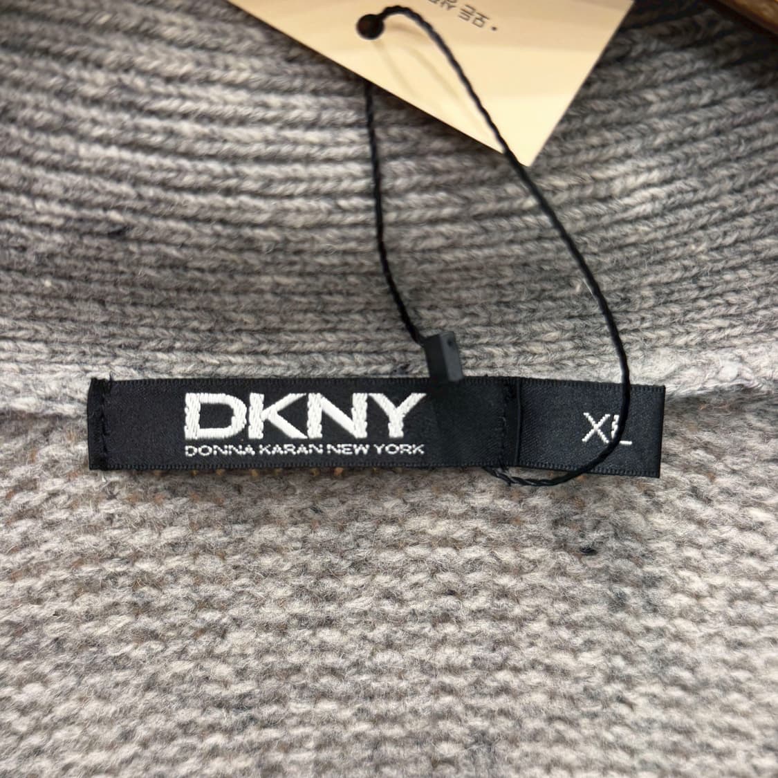 도나카란 뉴욕 긴팔 가디건 꽈배기 물결 짜임 디테일 라이트 그레이 상품이미지6