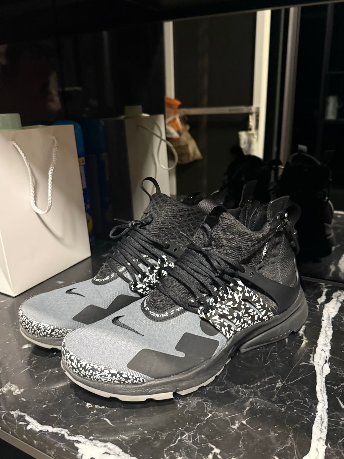 나이키 아크로님 프레스코 상품이미지1