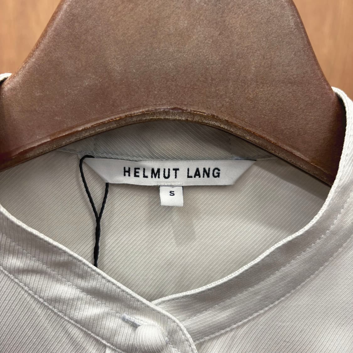 헬무트랭 셔츠 밴드 카라 풀버튼 클로징 디테일 레귤러핏 화이트 상품이미지7