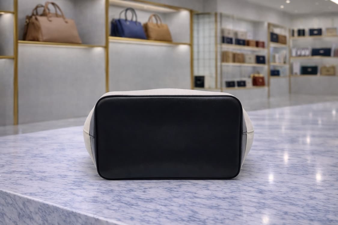 [S급] 생로랑 테디 버킷 토트 겸 숄더백 판매합니다!!! 상품이미지3