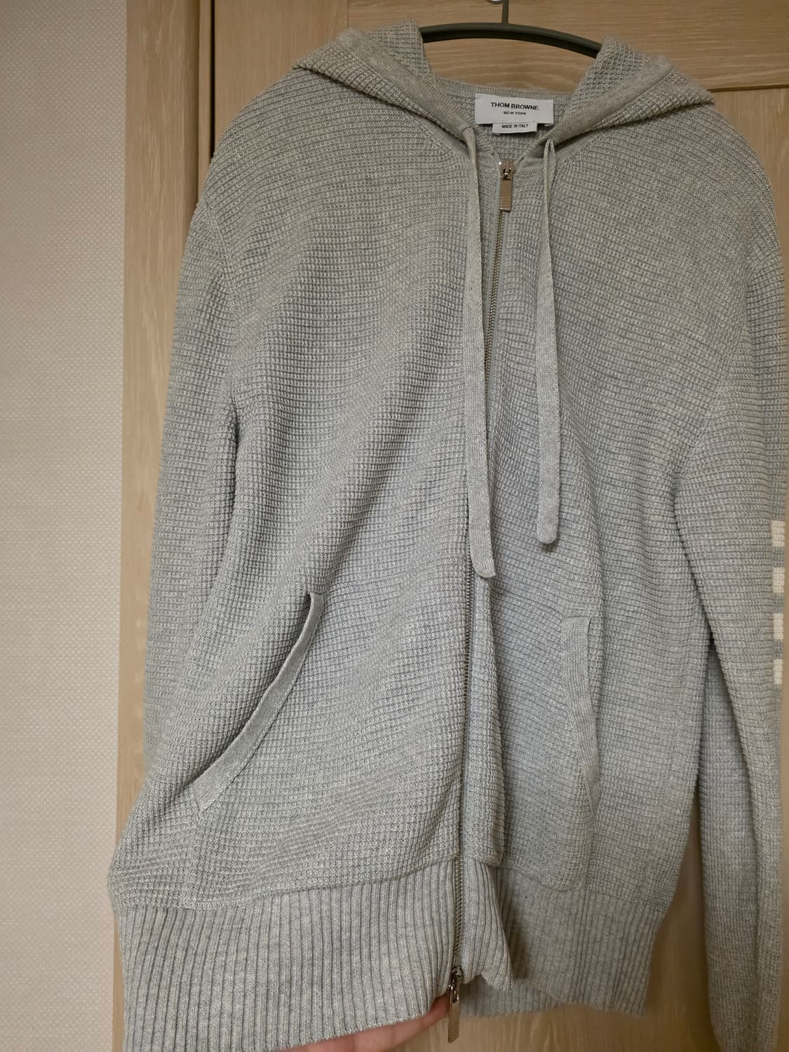 [25년신상] 톰브라운 울 린넨 와플 후드 집업 3사이즈 상품이미지3