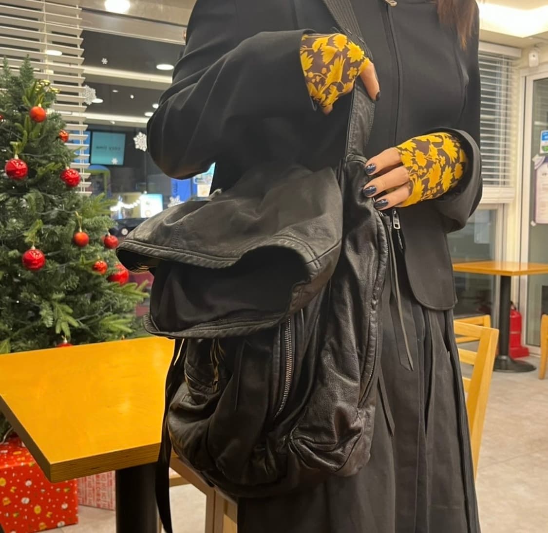 The viridi anne 더 비리디 안느 고트레더 메신저 백 상품이미지1