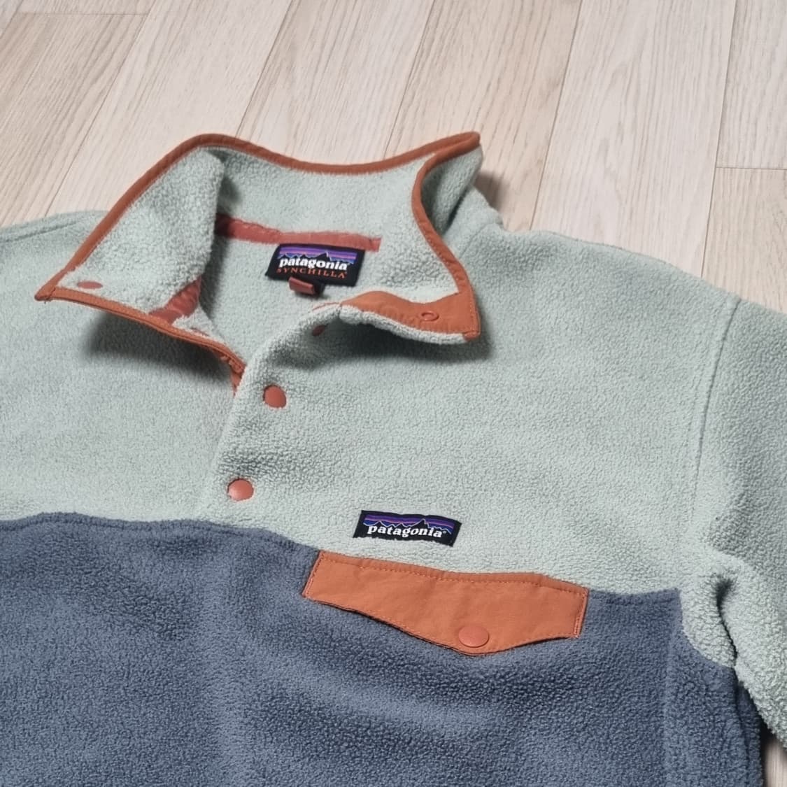 L사이즈) 파타고니아 신칠라 투톤  후리스 스냅티 라이트웨이트 상품이미지3