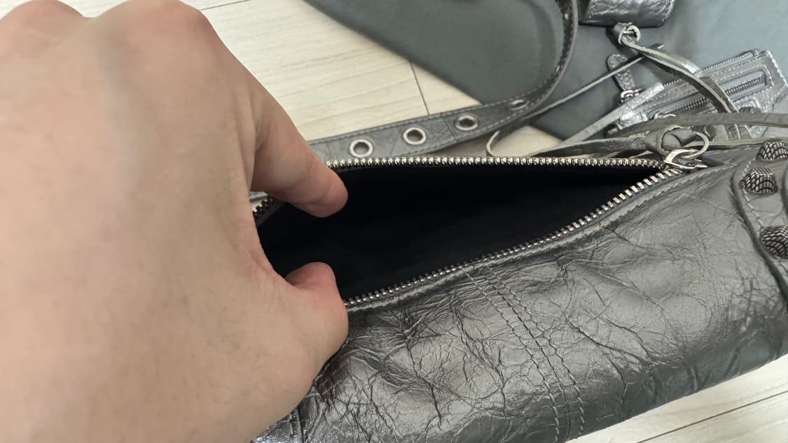 [OS] 발렌시아가 르 카골 플랩백  (크로스백) XS 실버 글레이 상품이미지3