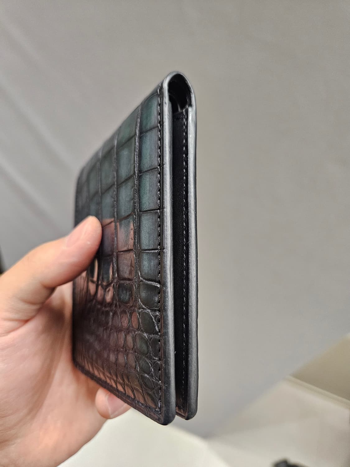 벨루티 엘리게이터 반지갑 상품이미지8