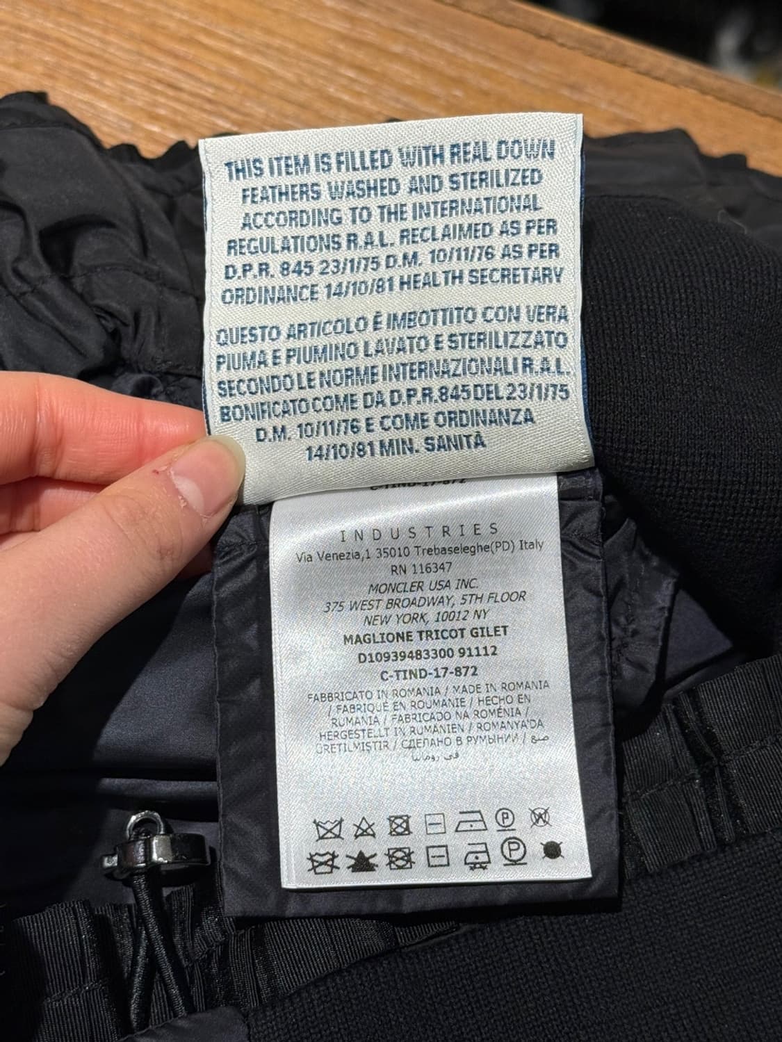 몽클레어 블랙 구스 다운 니트 베스트 상품이미지7